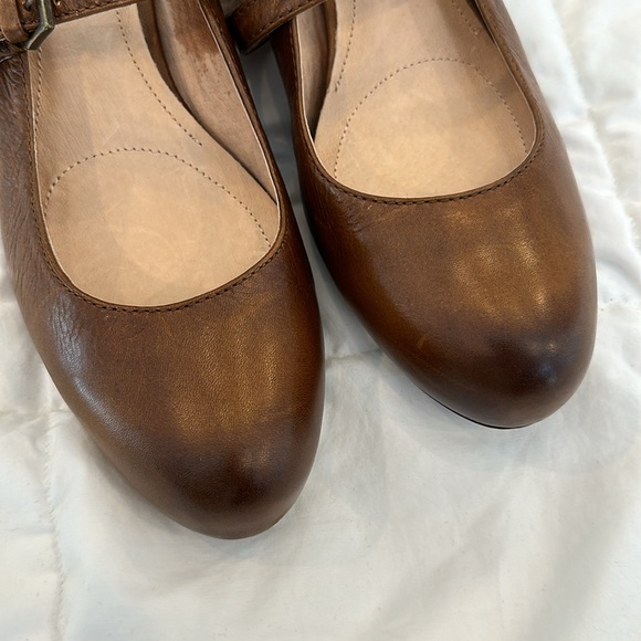 Size 10 Frye Lois Mary Jayne round toe pump. - Picture 9 of 12